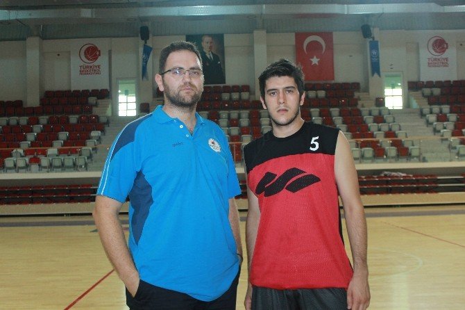 Eski Efes’li Oyun Kurucu Yalova Belediyespor’da