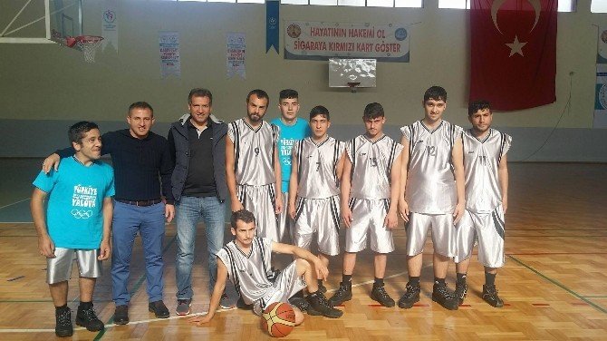 Yalovalı Özeller 3 Aralık Engelliler Gününde Şampiyonluk Sevinci Yaşadı