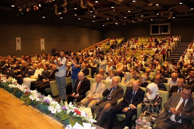 Arınç, Yalova Üniversitesi’nin Akademik Yıl Açılışına Katıldı