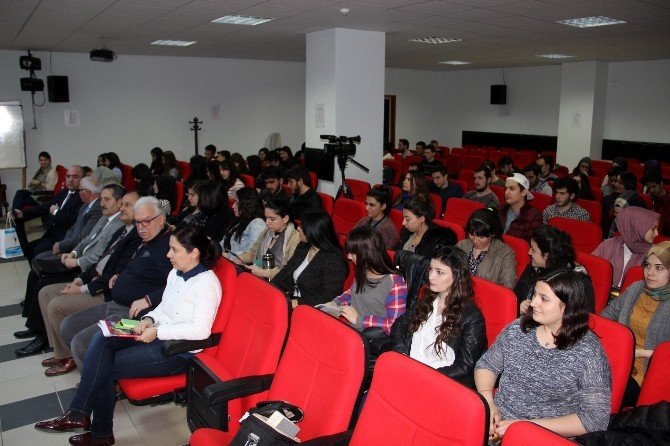 Vali Yıldırım, "İnsan Denen Malum"u Anlattı
