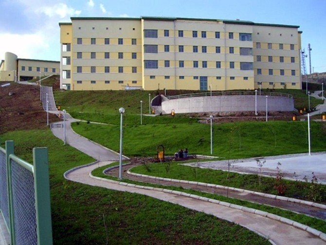 Rektör Eruslu: "Tıp Fakültesi Projesi Rafa Kalkmadı, Uygun Zamanı Bekliyoruz"