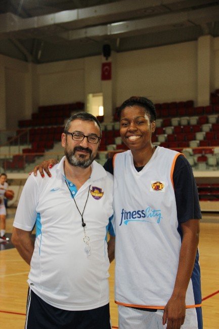 Yalova Vip, Pota Altını Ayesha Sakeena Barkley İle Güçlendirdi