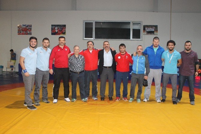 Yalova’da İlk Kez Düzenlenen Güreş Ligi Start Aldı