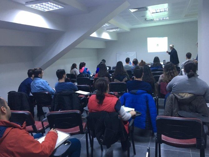 Yalova’da Yüzme Hakemliği Kursu Başladı