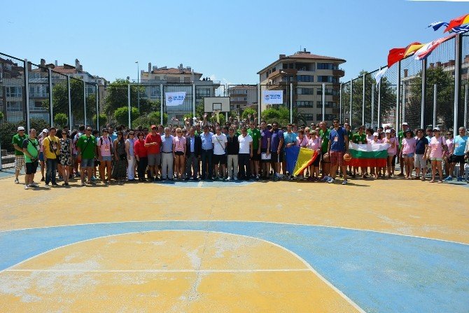 Uluslararası Plaj Voleybolu Ve Sokak Basketbolu Start Aldı