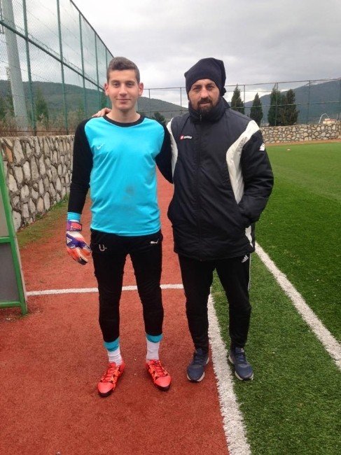 Yalovalı Genç Kaleci Beşiktaş’a Transfer Oldu