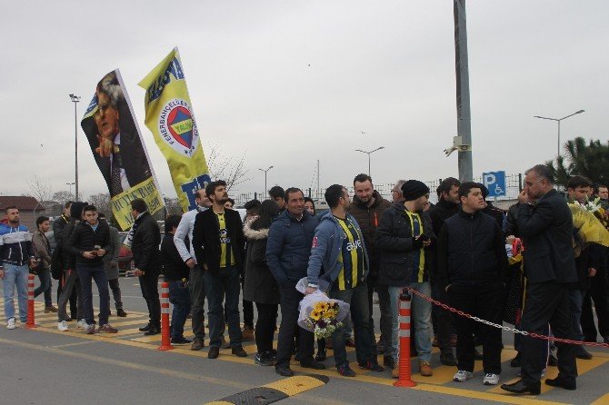 Yalova’da Sarı Lacivertlilere Sevgi Seli