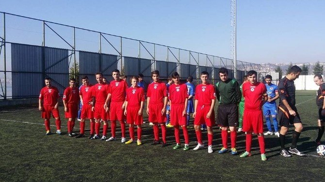 Yalovalı Özeller Dörtlü Finallere Kaldı