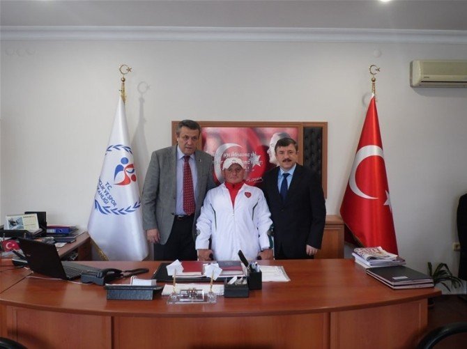 Turan Mutlu’ya Milli Davet