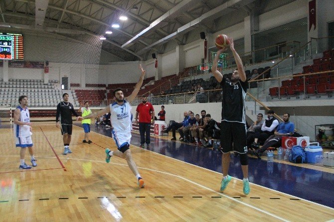 Yalova Belediyespor, Konya Selçuklu Belediyesi’ni Devirdi
