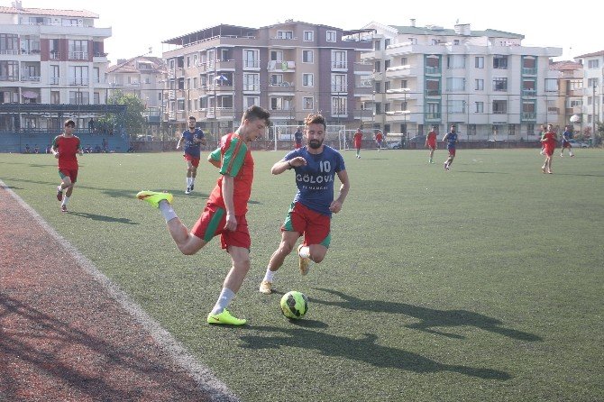 Yalovaspor Top Başı Yaptı