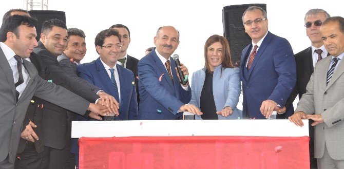 Bakan Müezzinoğlu Ve Aşçı Hastanenin Temelini Attı