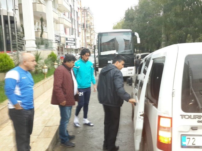 Niğde Belediyespor Otobüsü Taşlı Saldırıya Uğradı: 2 Yaralı