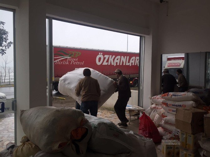 Ünye Ak Parti’den Türkmenlere 1 Tır Yardım