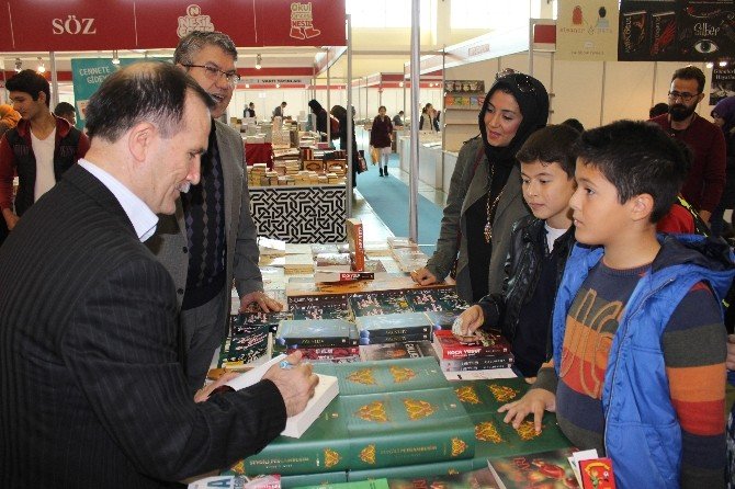 Yazar Halil Delice, Okurlarıyla Buluştu