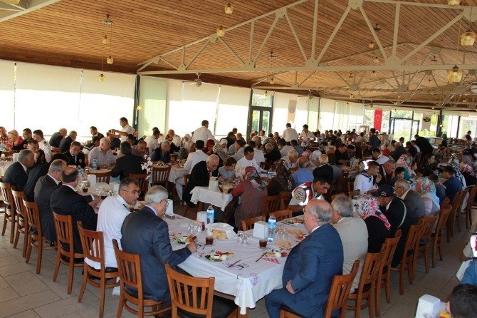 Bartın Valisi Azizoğlu Gazilerele Yemekte Buluştu