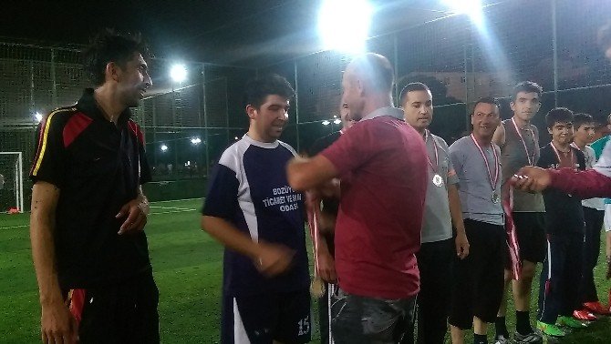 Bozüyük Yeni Üreğil Köyü 1.’inci Halısaha Futbol Turnuvası Yapıldı