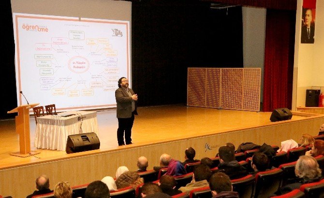 Kayhan Karlı: “Teknoloji, Destekleyici Bir Rol Üstlenmek Şartıyla Eğitim Süreçlerine Dahil Edilmeli”