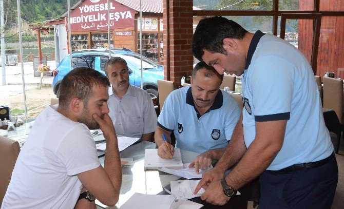 Trabzon Büyükşehir Belediye Zabıtası Uzungöl’de Fiyatları Denetledi