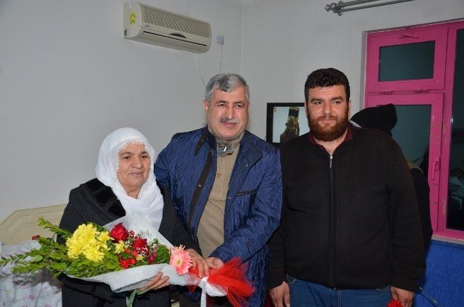 Başkan Hacı Uğur Polat, Yeni Yılın İlk Bebeklerini Ziyaret Etti