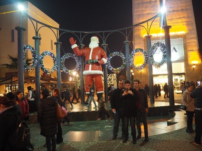 Forum Bornova Yılbaşına Hazır