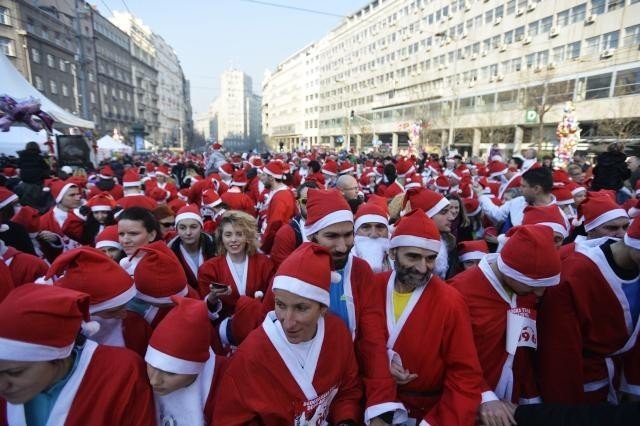 Motosikletli Noel Babalar Caddelerde Boy Gösterdi