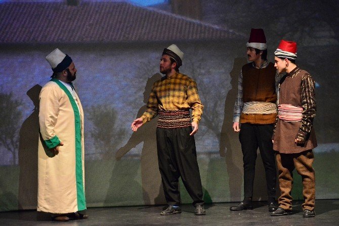 ‘Emir Sultan’ Oyununa Büyük İlgi