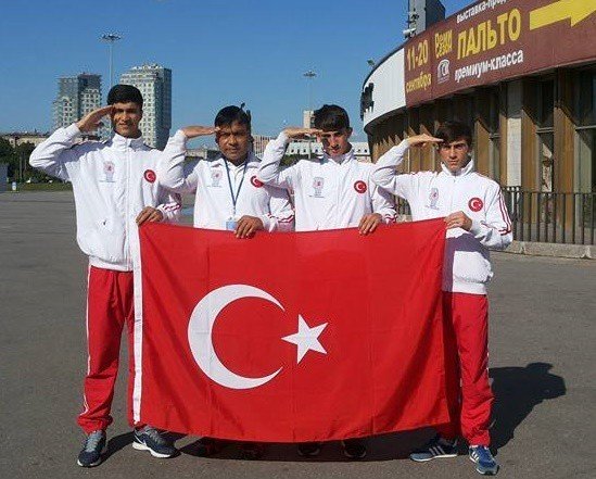 Tuğrulhan Erdemir Dünya Boks Şampiyonu Oldu