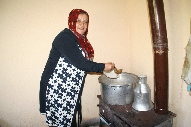 Devrek’in Müfettişler Köyünde Geleneksel Aşure Adeti Yıılardır Kesintisiz Olarak Devam Ediyor