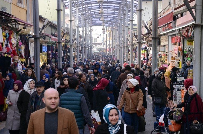 Güneş Açtı, Çarşı Doldu