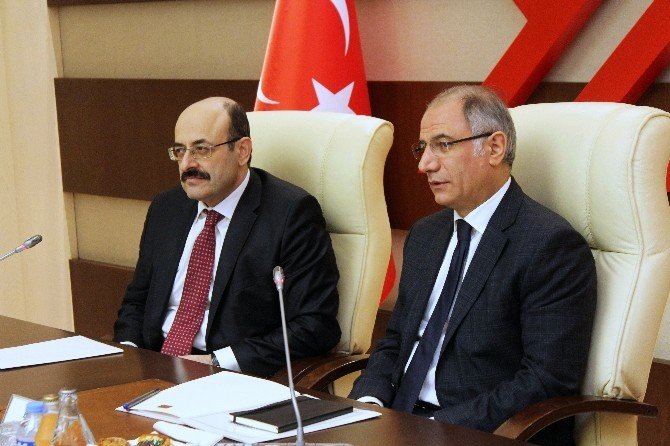 Yök’te Doğu Ve Güneydoğu Anadolu Bölgeleri Rektörler Toplantısı