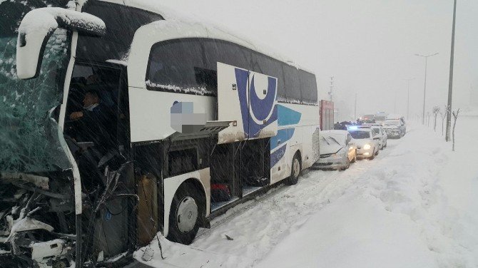 Düzce’de Zincirleme Trafik Kazası: 7 Yaralı
