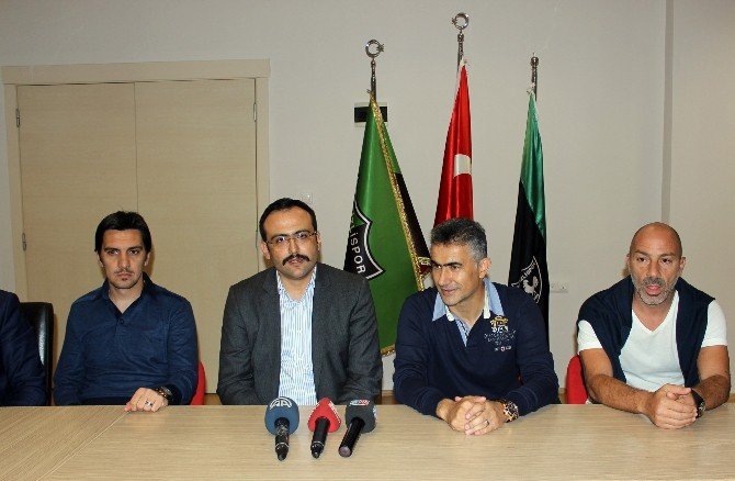 Denizlispor’da Altıparmak’ı Yönetim Uğurladı