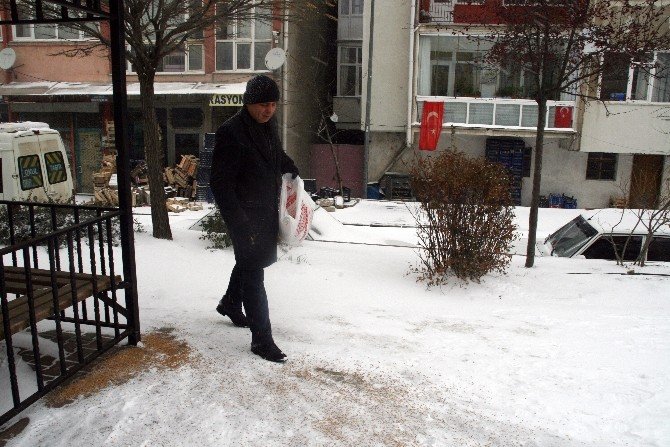Yozgat’ta Vatandaş Kuşları Unutmadı