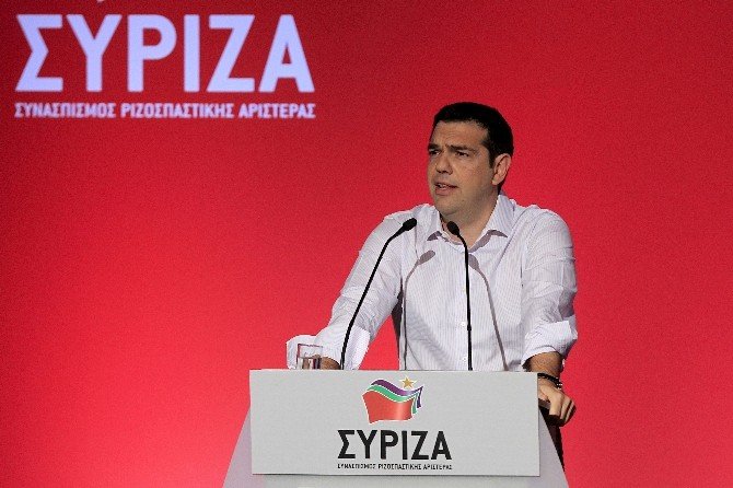 Çipras’tan Erken Parti Referandumu Önerisi