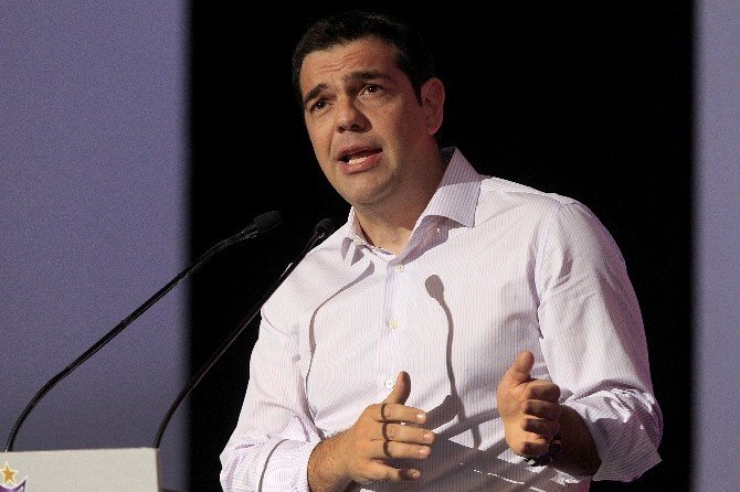 Çipras’tan Erken Parti Referandumu Önerisi