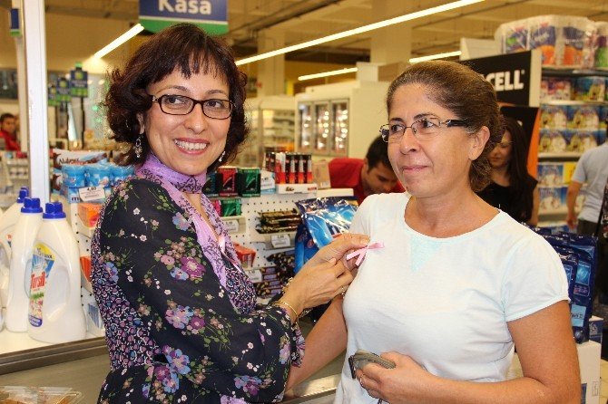 Mağazalara Pembe Kurdele