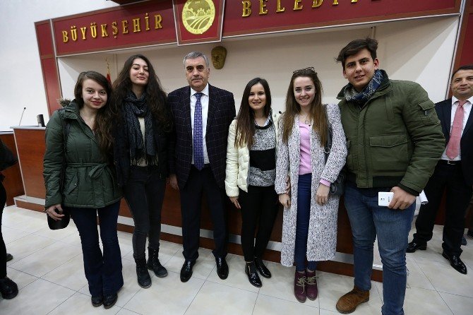 Başkan Toçoğlu Sakarya Üniversitesi Öğrencileri İle Bir Araya Geldi