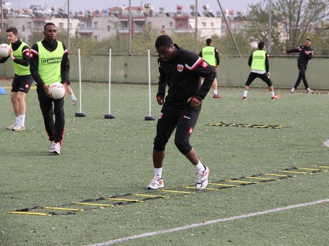 Adanaspor Maç Saatini Bekliyor