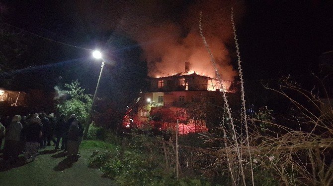Alaplı’da Yangın Korkuttu