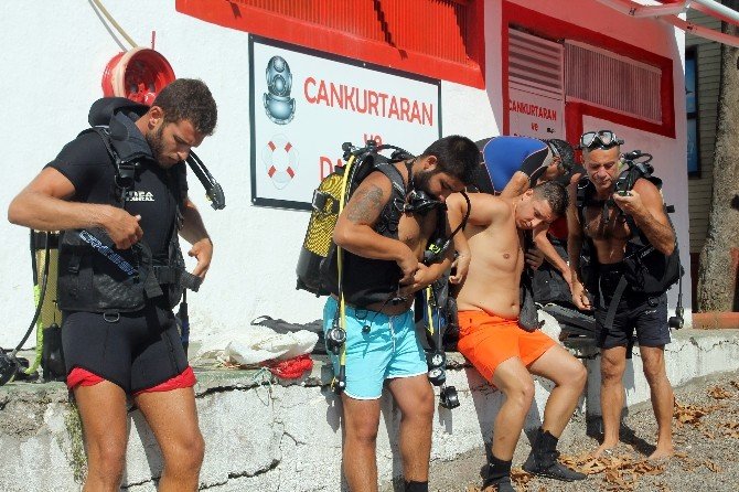 Dalgıçlar Denizin Dibinden Çöp Topladı