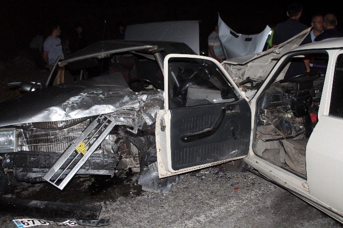 Zonguldak’ta Zincirleme Trafik Kazası: 1’i Ağır, 3’ü Çocuk, 8 Yaralı