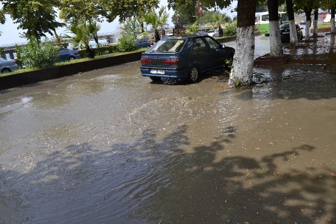 Alaplı’da Sağanak Yağış Ve Dolu Etkili Oldu