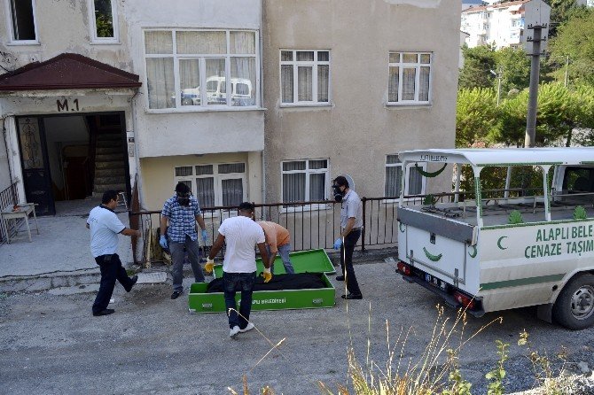 Evinde Ölen Yaşlı Kadının Cesedi 10 Gün Sonra Bulundu