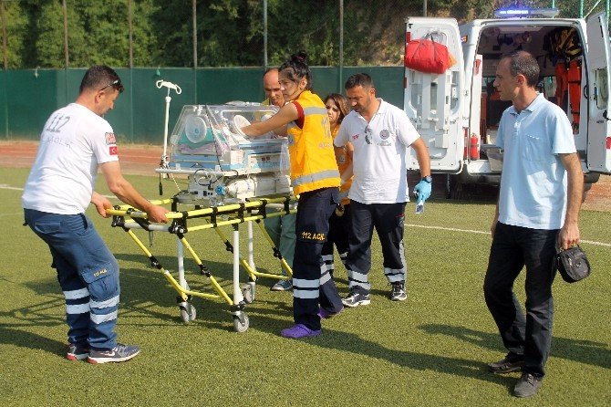 Prematüre İkizler Helikopterle İstanbul’a Sevk Edildi