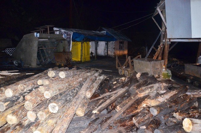 Kaçak Ocaktaki Facia İki Kardeşi Ayırdı