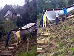 Fatih'in Rizeli torunları mehter marşıyla denize kayık indirdi