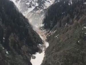 Rize'de Çığ Düşme Anı Görüntülendi