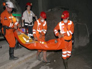 Rize'de Yerin 450 Metre Altında ‘Yaşama Yol Ver’ Tatbikatı Düzenlendi