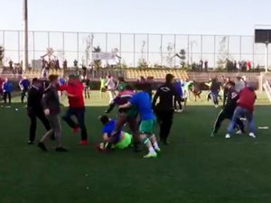 Rize’de BAL Maçında Olaylar Çıktı: Çok Sayıda Futbolcu Yaralı